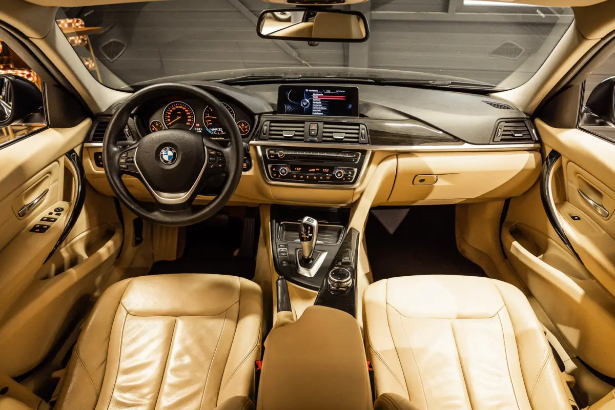 328i xDrive High Executive Leder | Dealer Onderhouden