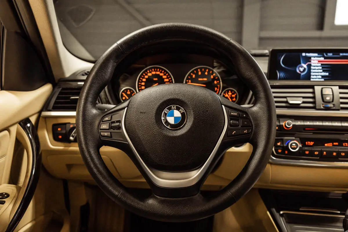 328i xDrive High Executive Leder | Dealer Onderhouden