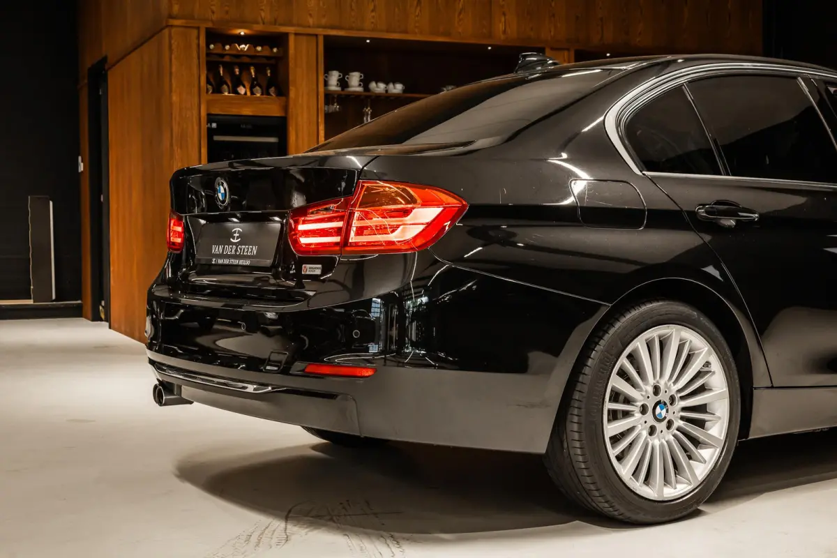 328i xDrive High Executive Leder | Dealer Onderhouden