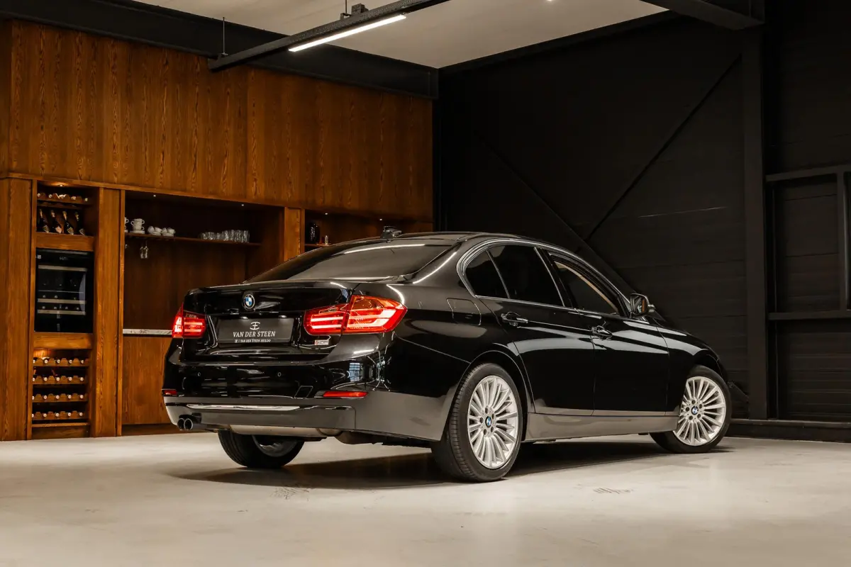 328i xDrive High Executive Leder | Dealer Onderhouden