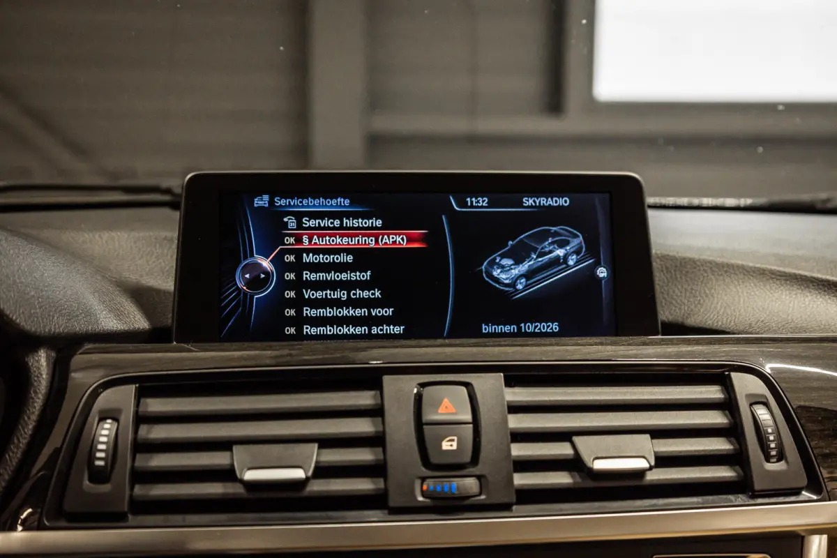 328i xDrive High Executive Leder | Dealer Onderhouden
