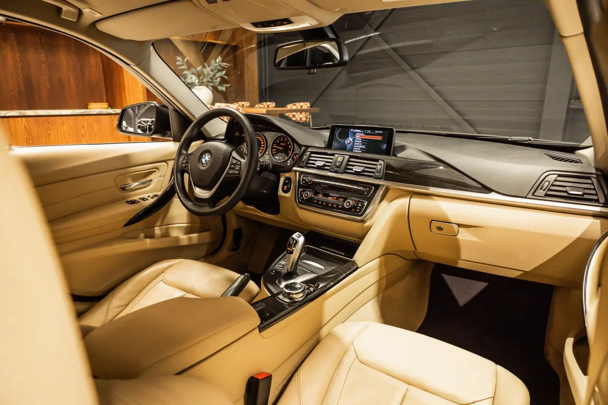328i xDrive High Executive Leder | Dealer Onderhouden