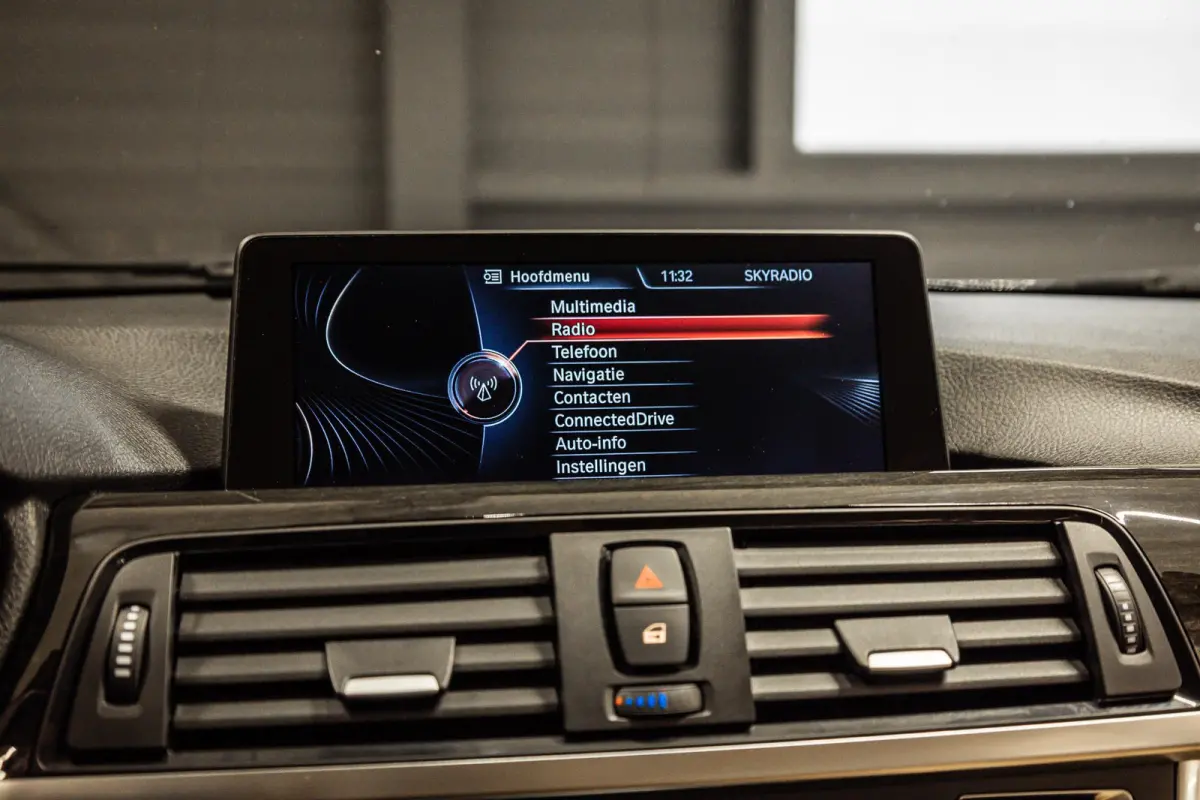 328i xDrive High Executive Leder | Dealer Onderhouden