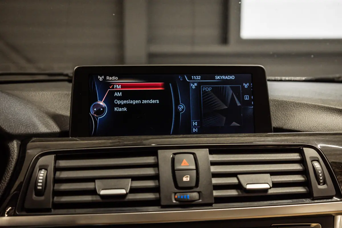 328i xDrive High Executive Leder | Dealer Onderhouden