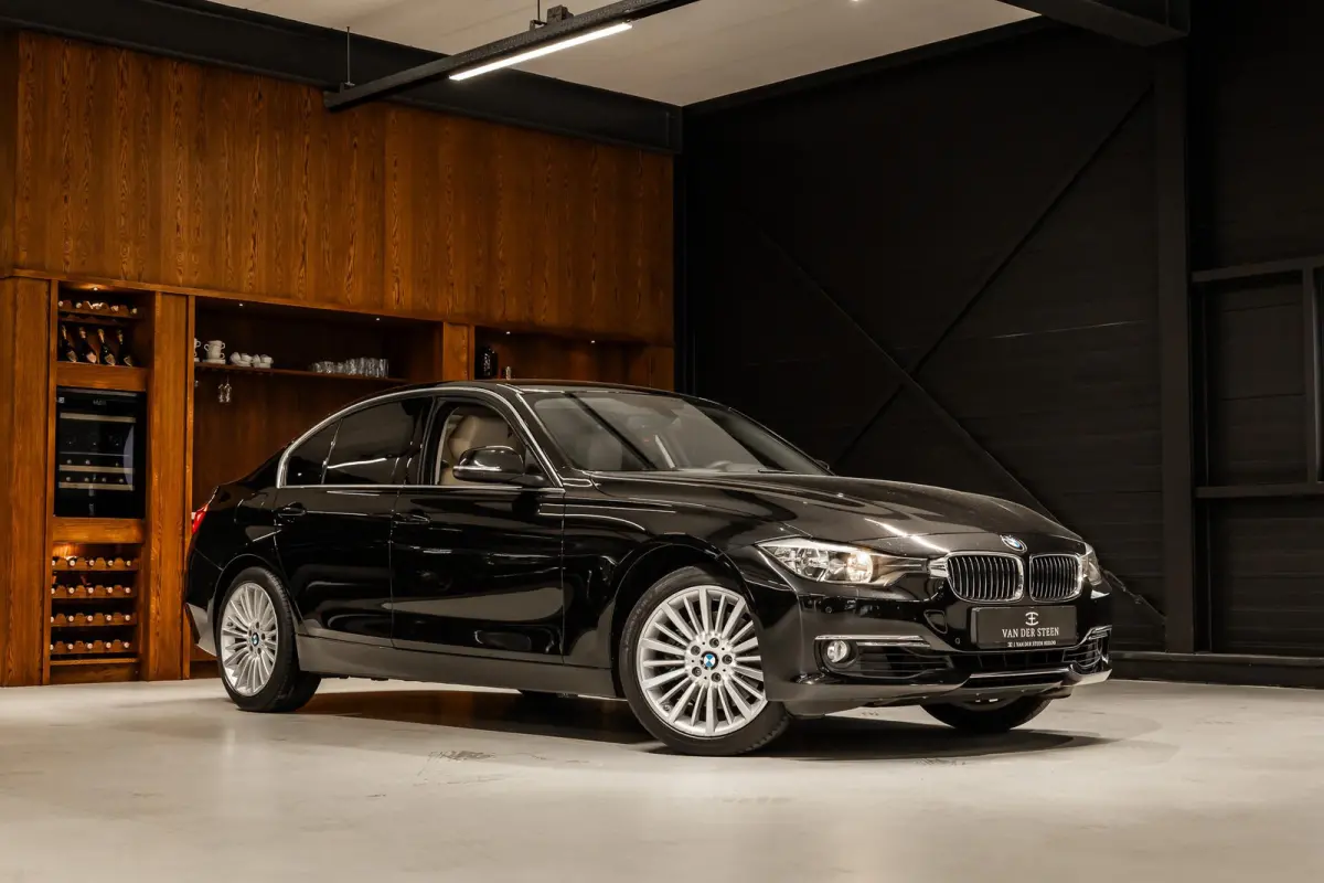 328i xDrive High Executive Leder | Dealer Onderhouden