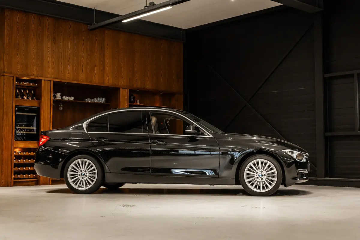 328i xDrive High Executive Leder | Dealer Onderhouden