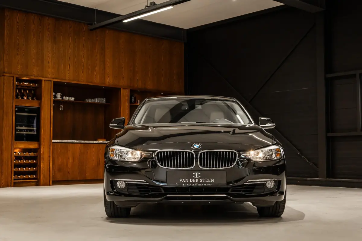 328i xDrive High Executive Leder | Dealer Onderhouden