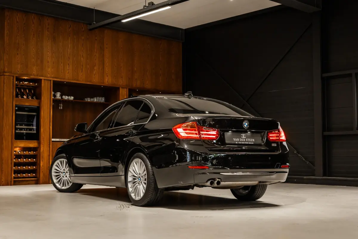 328i xDrive High Executive Leder | Dealer Onderhouden