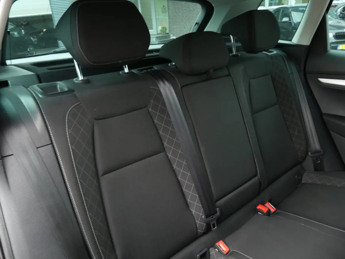 1.0 TSI Ambition Business / Virtual Cockpit / Carplay