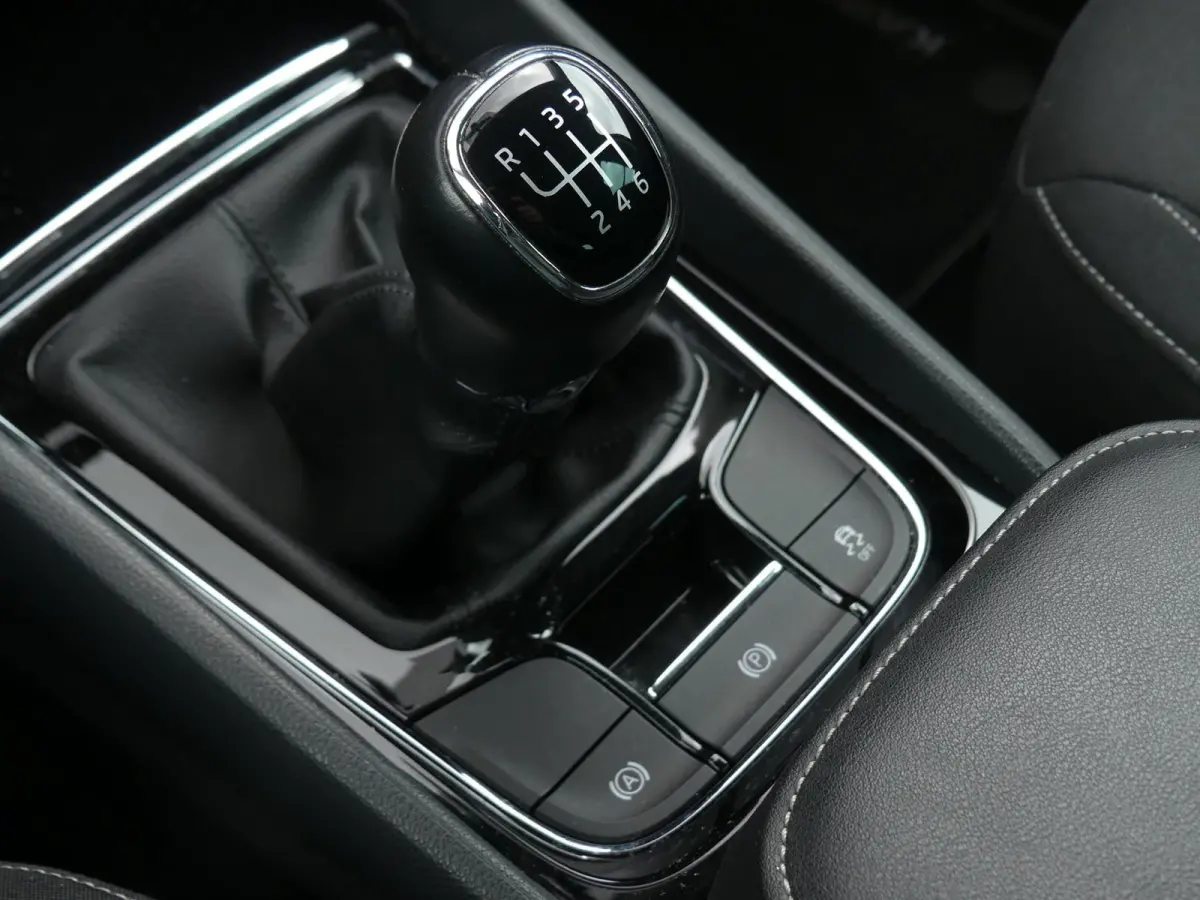 1.0 TSI Ambition Business / Virtual Cockpit / Carplay