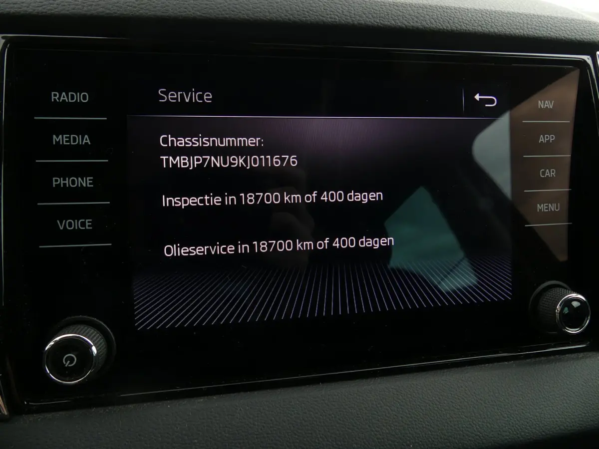 1.0 TSI Ambition Business / Virtual Cockpit / Carplay