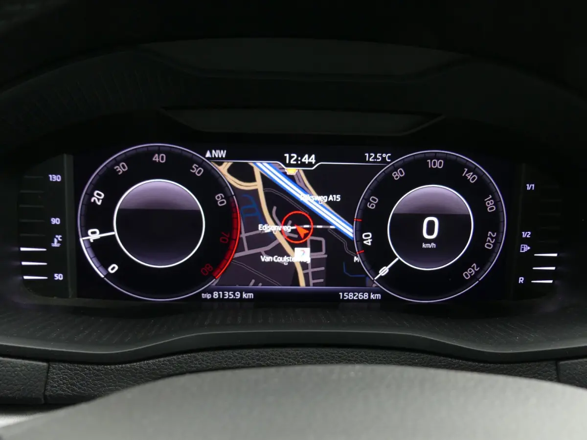 1.0 TSI Ambition Business / Virtual Cockpit / Carplay