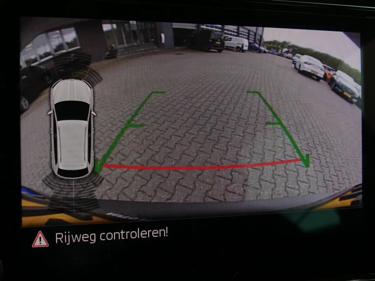 1.0 TSI Ambition Business / Virtual Cockpit / Carplay