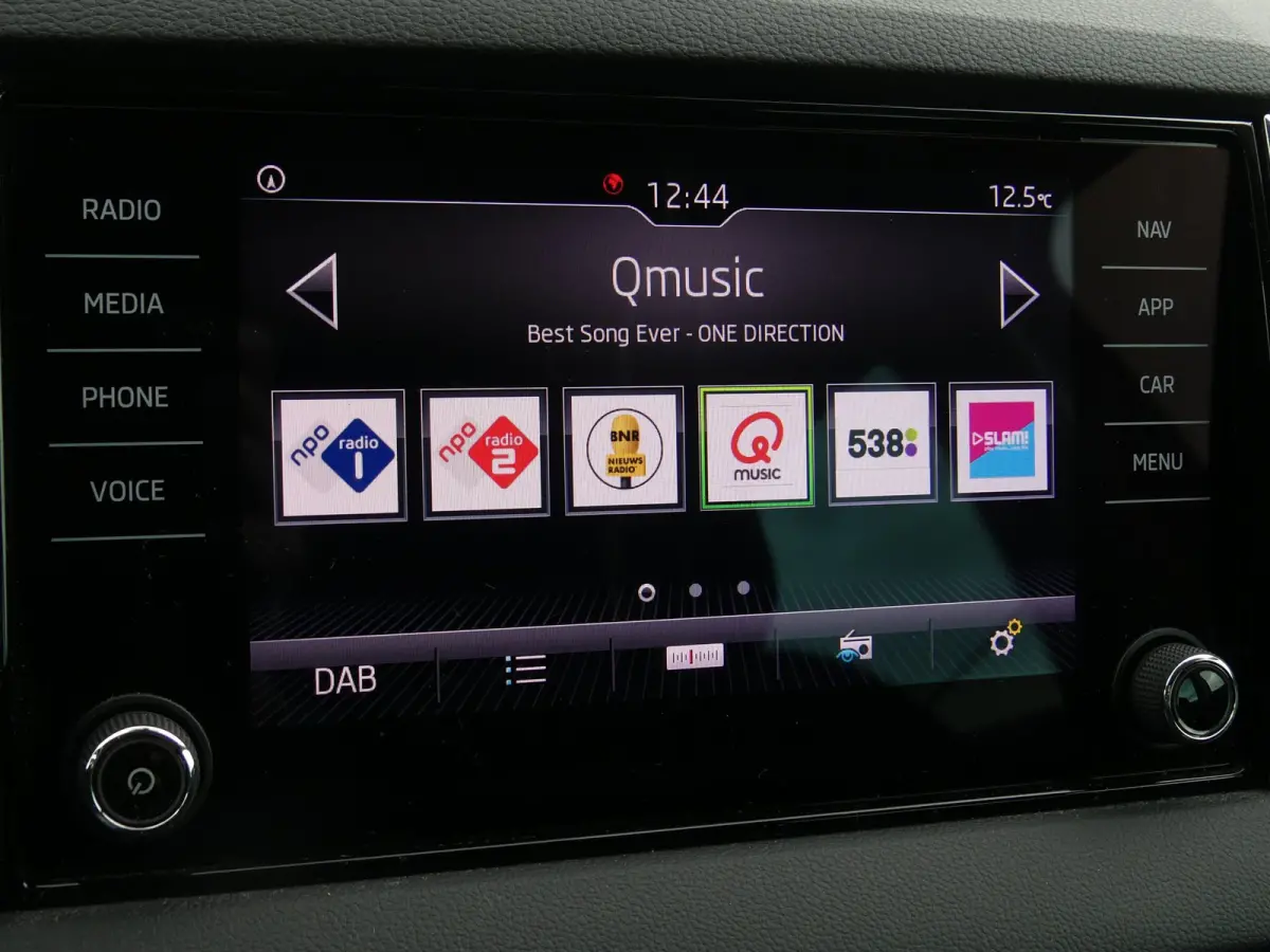 1.0 TSI Ambition Business / Virtual Cockpit / Carplay