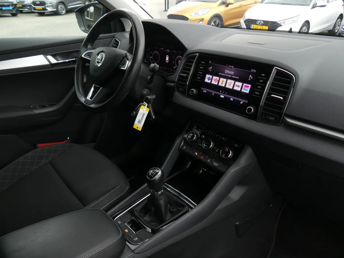 1.0 TSI Ambition Business / Virtual Cockpit / Carplay