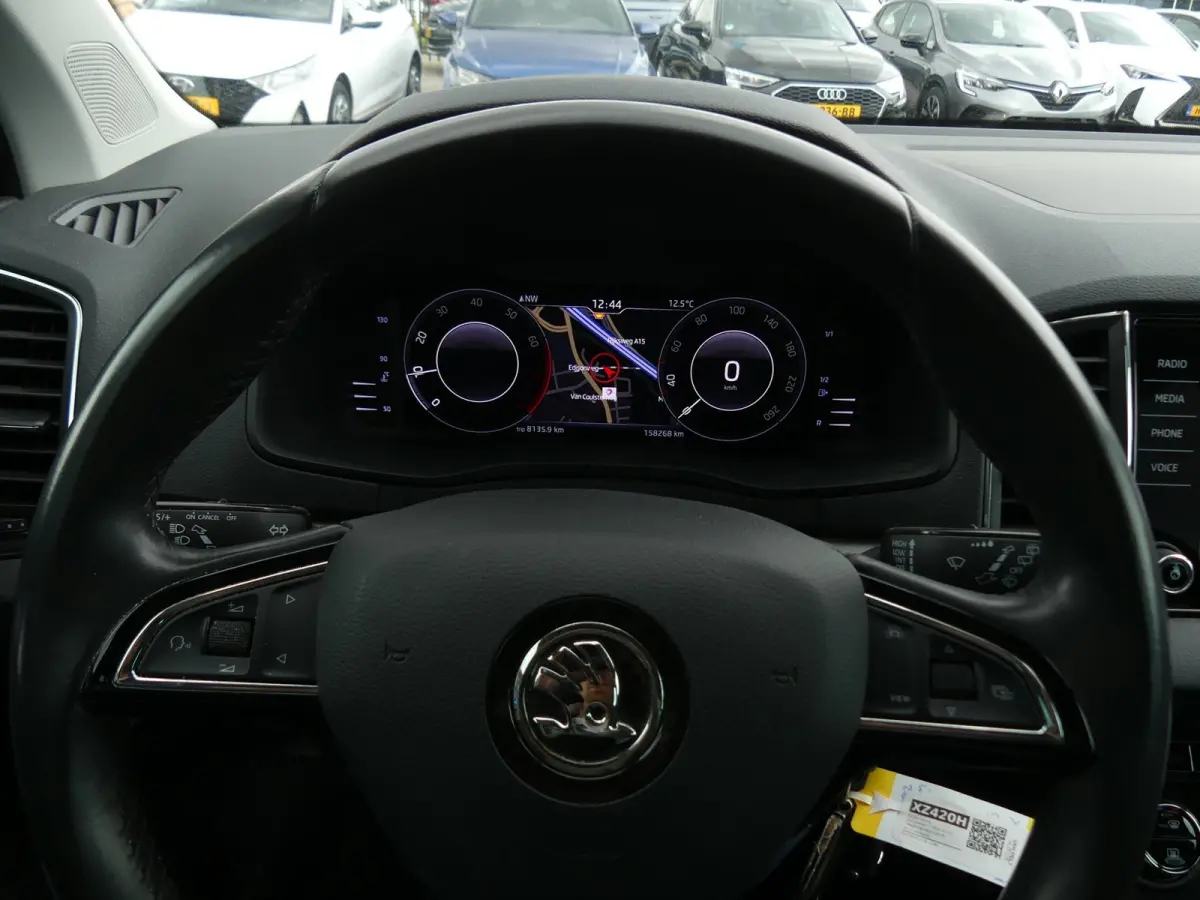 1.0 TSI Ambition Business / Virtual Cockpit / Carplay