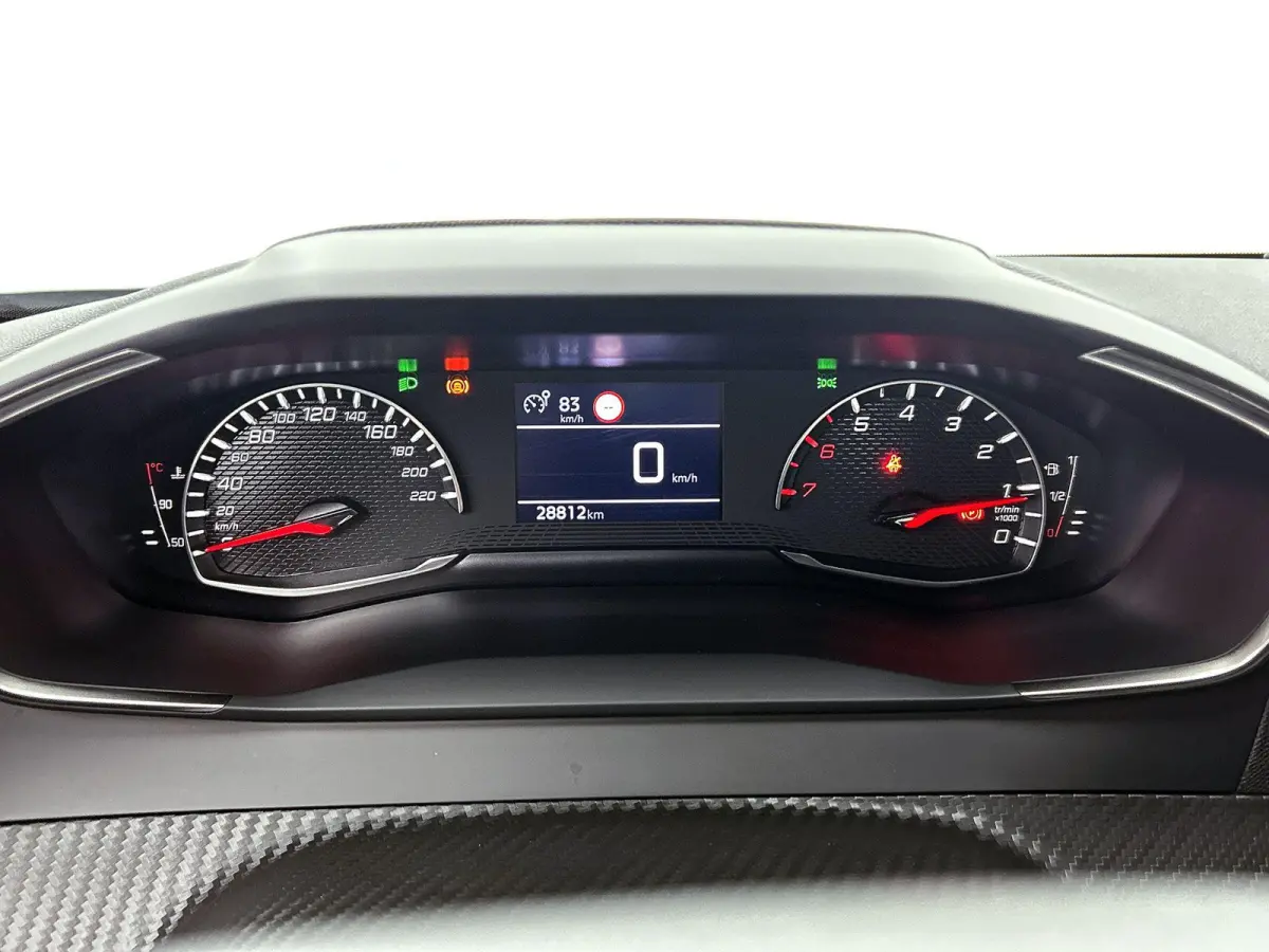 SUV Active 100pk | Navigatie | Achteruitrijcamera | Climate Control | Cruise Control | Parkeersensoren | Bluetooth | Apple Carplay / Android Auto | DAB+radio | Automatisch dimlicht | Regense