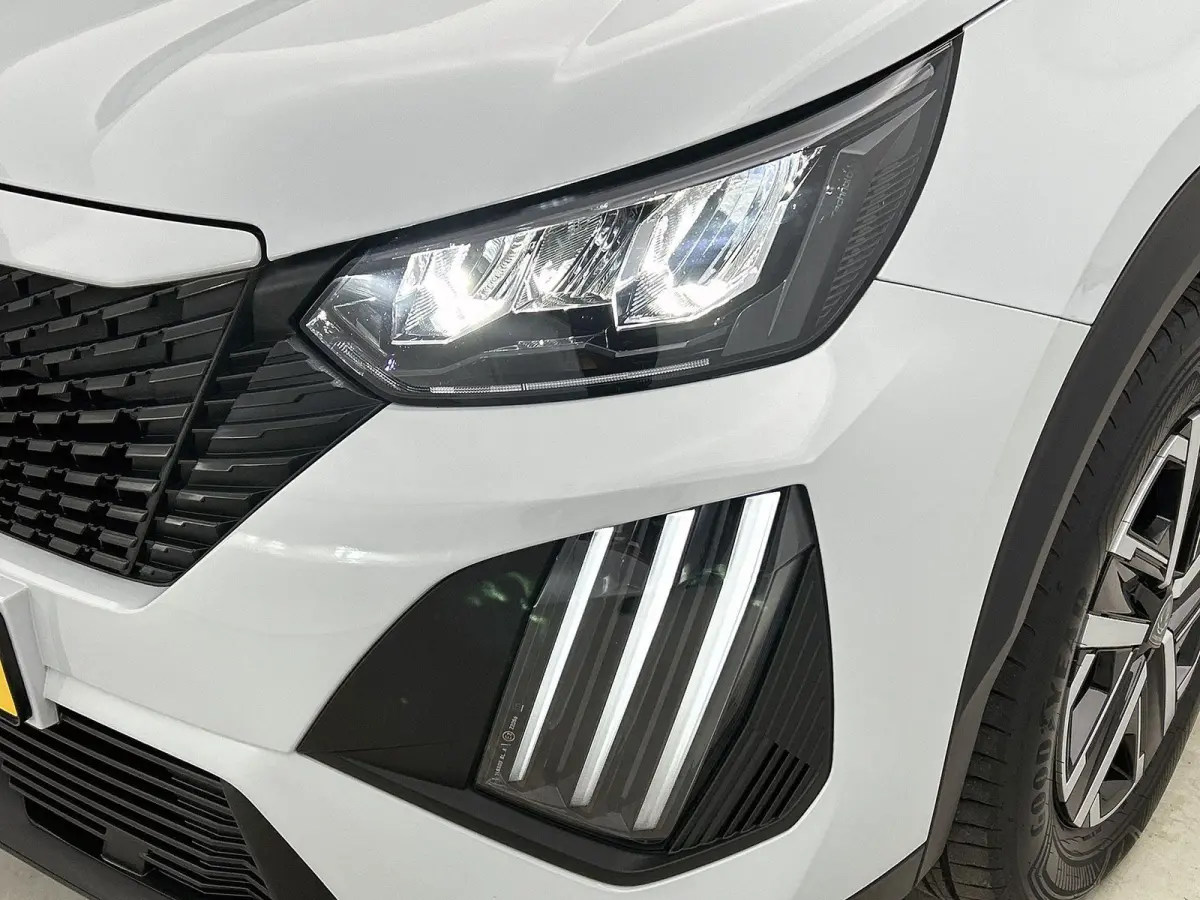 SUV Active 100pk | Navigatie | Achteruitrijcamera | Climate Control | Cruise Control | Parkeersensoren | Bluetooth | Apple Carplay / Android Auto | DAB+radio | Automatisch dimlicht | Regense