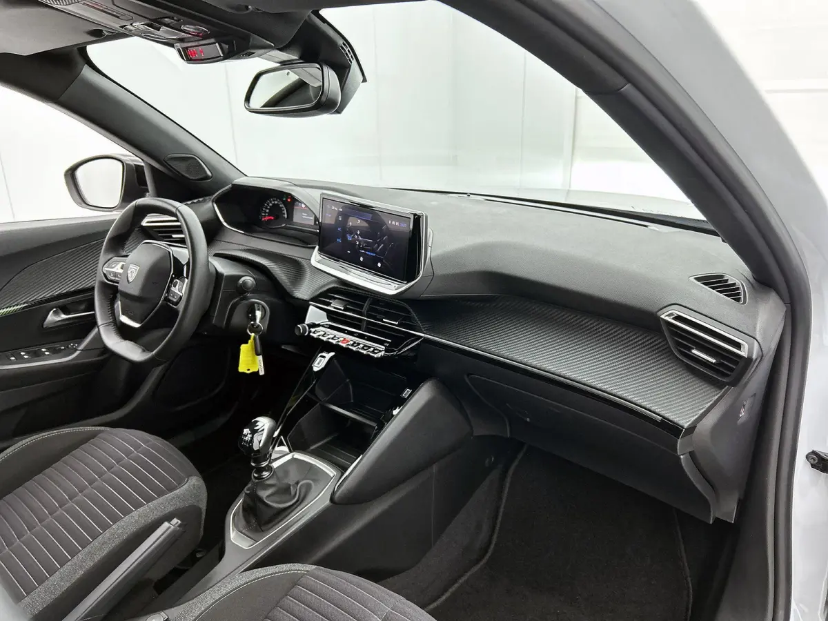 SUV Active 100pk | Navigatie | Achteruitrijcamera | Climate Control | Cruise Control | Parkeersensoren | Bluetooth | Apple Carplay / Android Auto | DAB+radio | Automatisch dimlicht | Regense