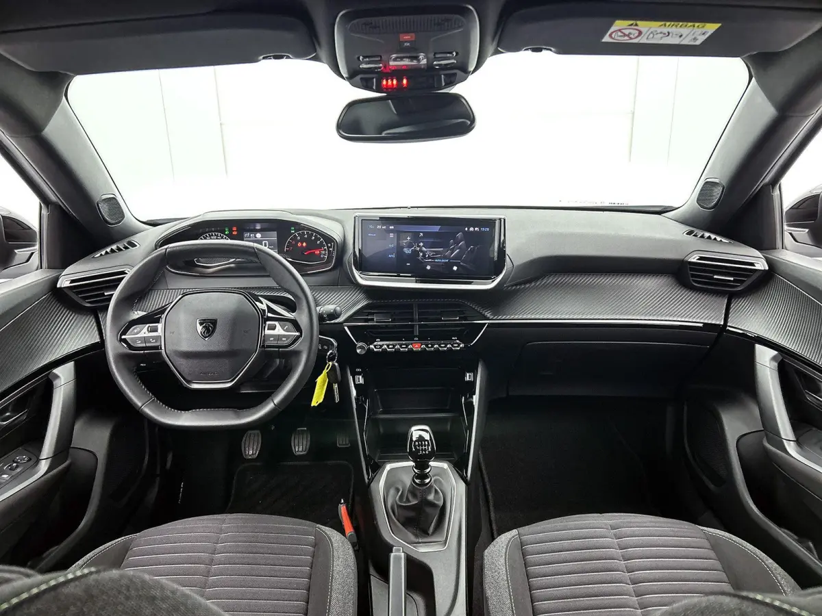 SUV Active 100pk | Navigatie | Achteruitrijcamera | Climate Control | Cruise Control | Parkeersensoren | Bluetooth | Apple Carplay / Android Auto | DAB+radio | Automatisch dimlicht | Regense