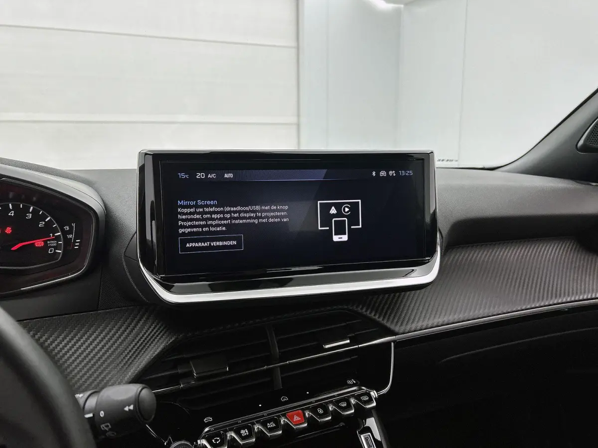 SUV Active 100pk | Navigatie | Achteruitrijcamera | Climate Control | Cruise Control | Parkeersensoren | Bluetooth | Apple Carplay / Android Auto | DAB+radio | Automatisch dimlicht | Regense