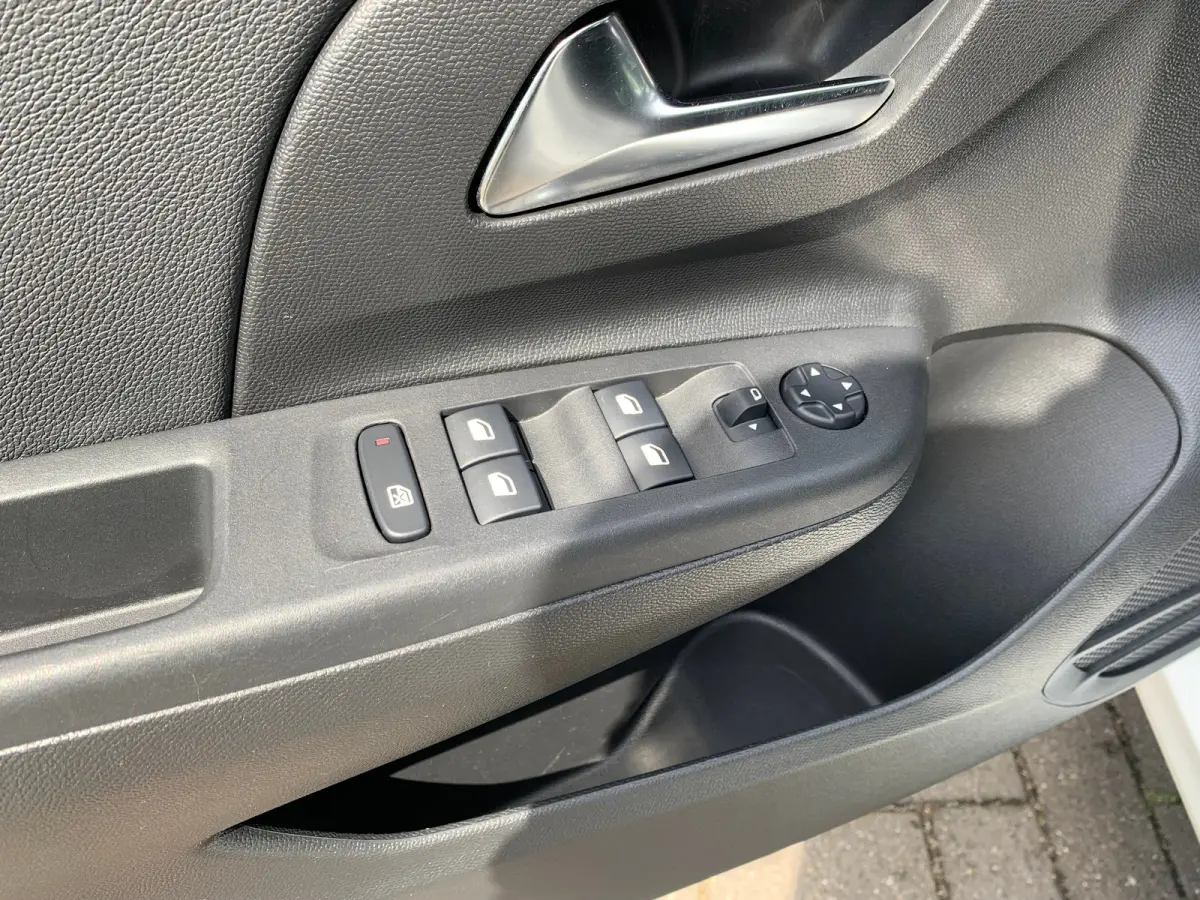 1.2 Elegance Airco | AppleCarplay/ Android Auto | Cruise Control | DAB | LED | LMV 16" | Navi | PDC Achter |