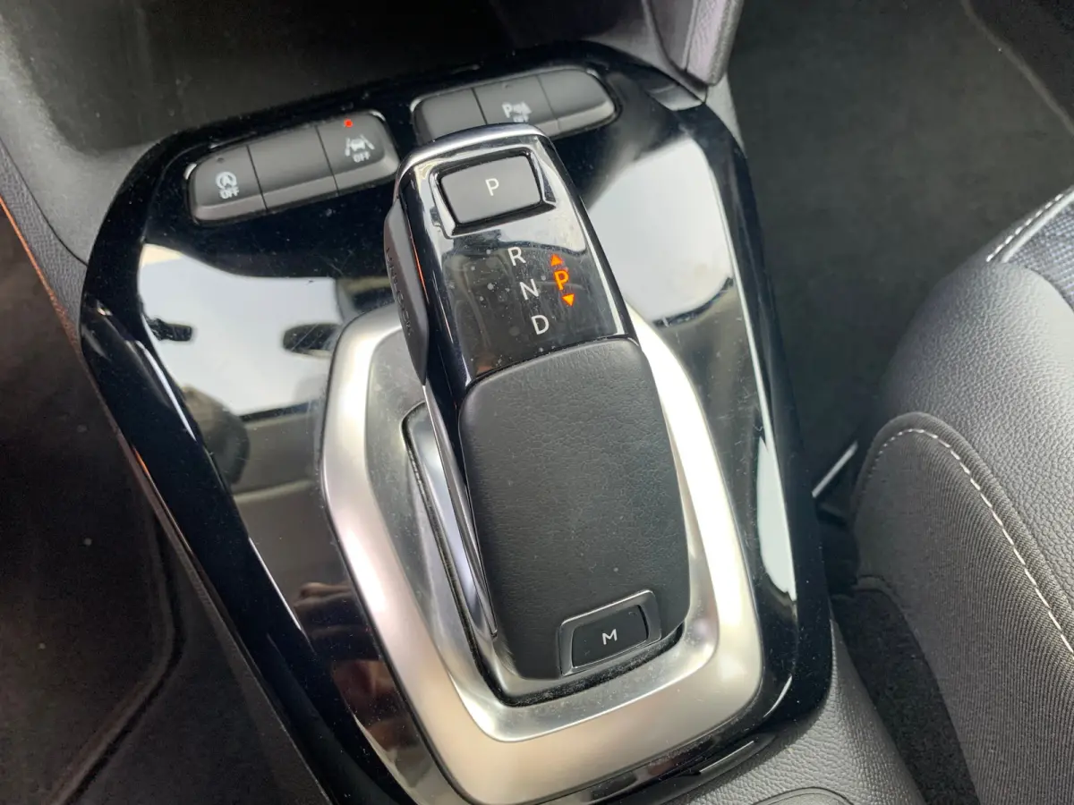 1.2 Elegance Airco | AppleCarplay/ Android Auto | Cruise Control | DAB | LED | LMV 16" | Navi | PDC Achter |