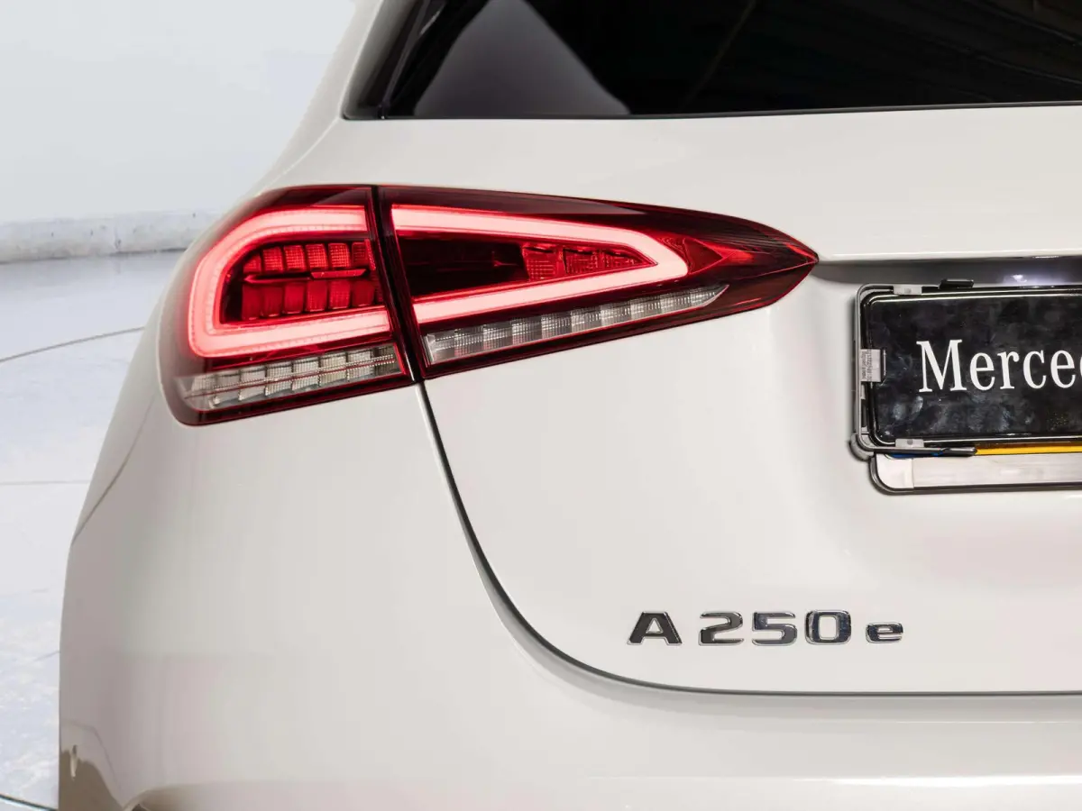 Hatchback 250 e AMG Line
