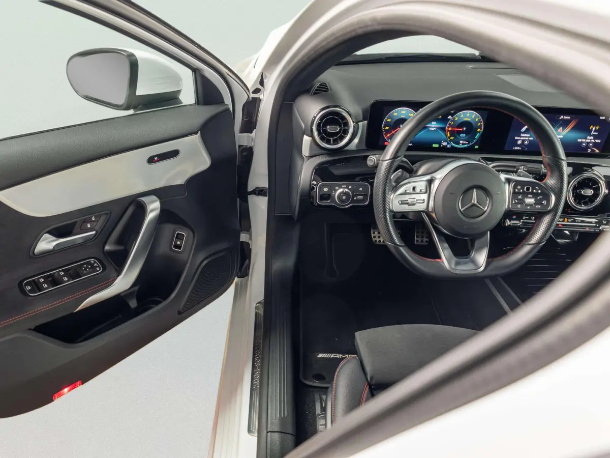 Hatchback 250 e AMG Line