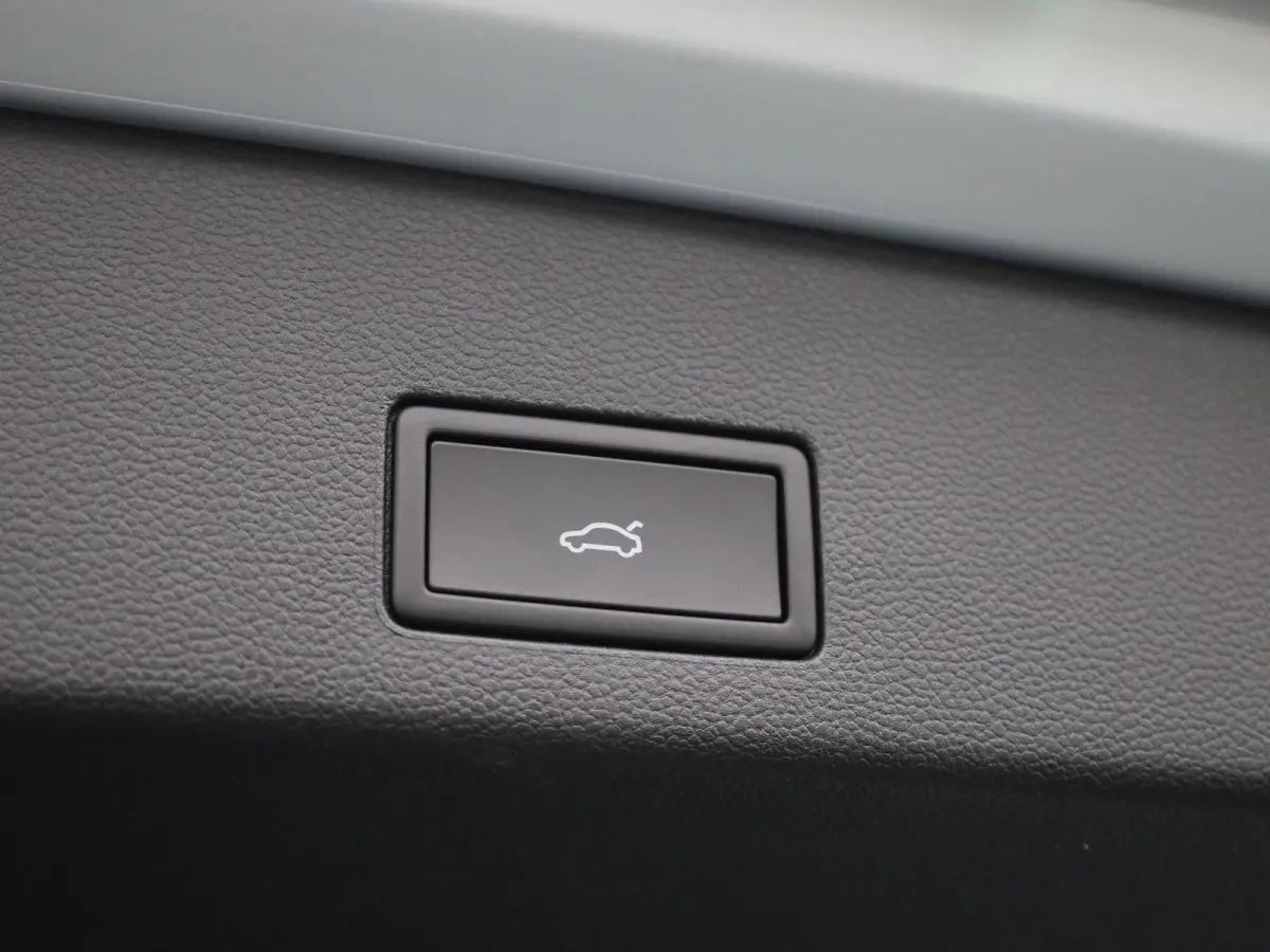 1.5 eTSI Life Edition 116 PK Automaat | IQ Light | Apple Carplay draadloos | 360 Camera | Keyless access | Achterklep elektrisch | Ruiten getint | Stoelverwarming | Android Auto draadloos | 