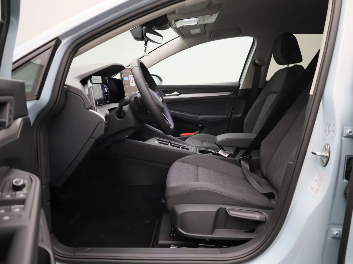 1.5 eTSI Life Edition 116 PK Automaat | IQ Light | Apple Carplay draadloos | 360 Camera | Keyless access | Achterklep elektrisch | Ruiten getint | Stoelverwarming | Android Auto draadloos | 