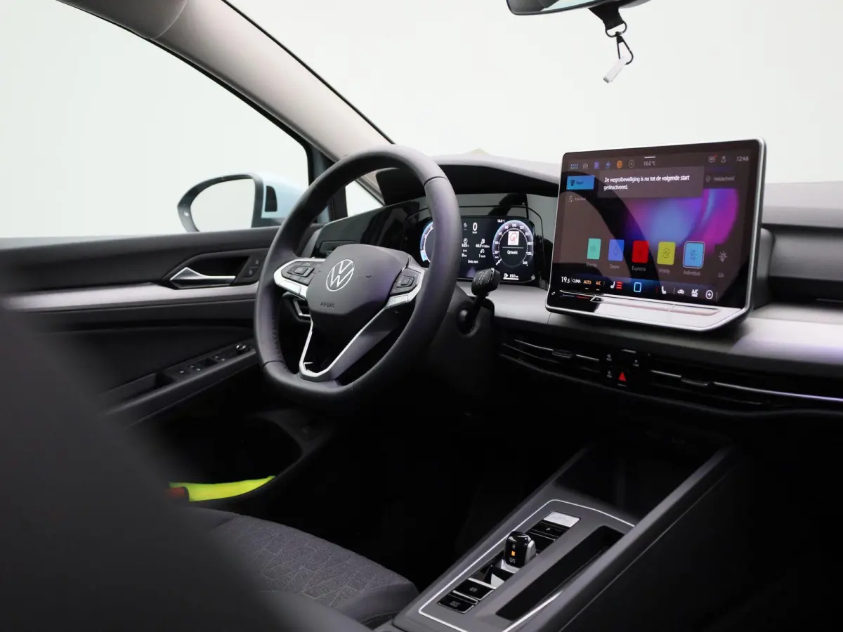 1.5 eTSI Life Edition 116 PK Automaat | IQ Light | Apple Carplay draadloos | 360 Camera | Keyless access | Achterklep elektrisch | Ruiten getint | Stoelverwarming | Android Auto draadloos | 