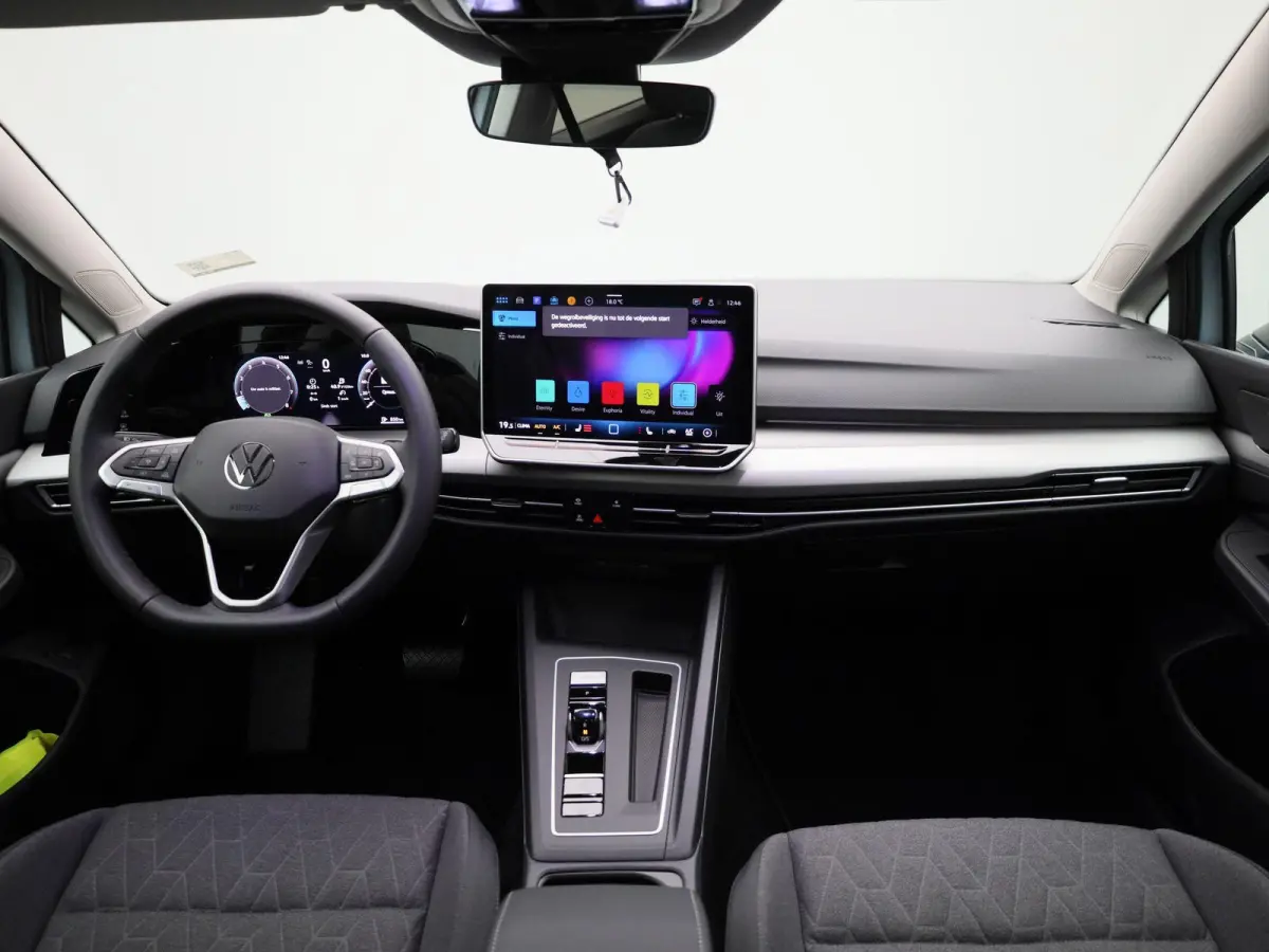 1.5 eTSI Life Edition 116 PK Automaat | IQ Light | Apple Carplay draadloos | 360 Camera | Keyless access | Achterklep elektrisch | Ruiten getint | Stoelverwarming | Android Auto draadloos | 