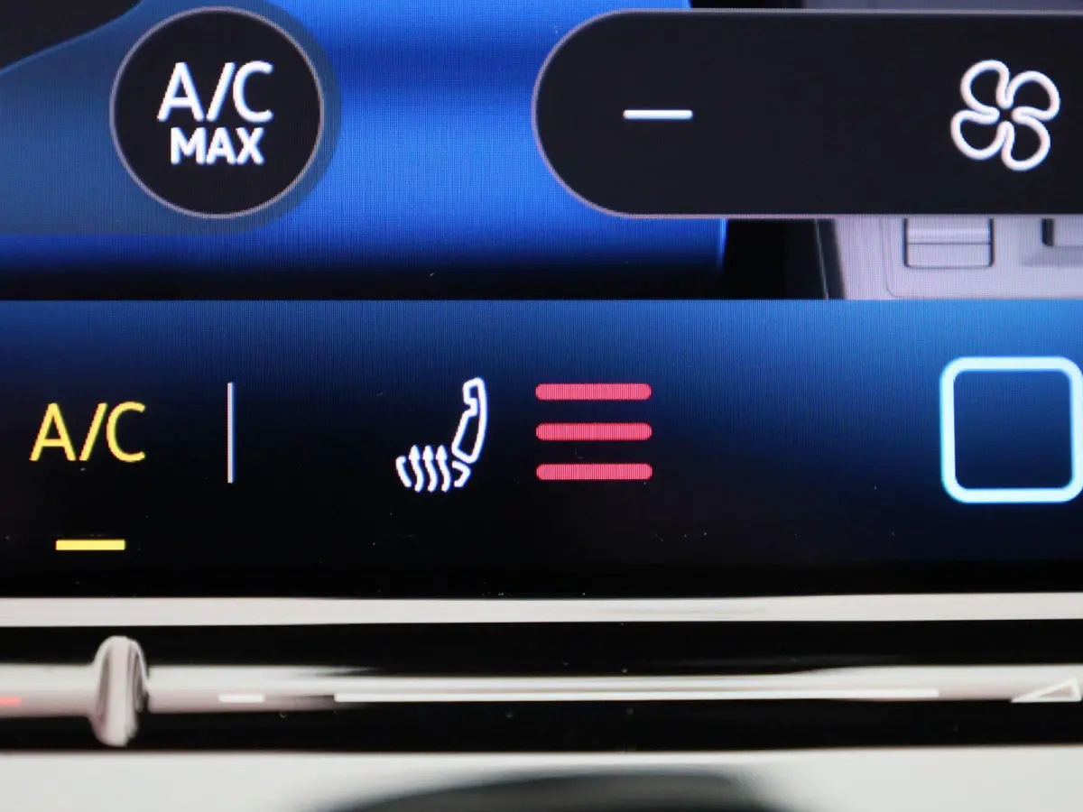 1.5 eTSI Life Edition 116 PK Automaat | IQ Light | Apple Carplay draadloos | 360 Camera | Keyless access | Achterklep elektrisch | Ruiten getint | Stoelverwarming | Android Auto draadloos | 