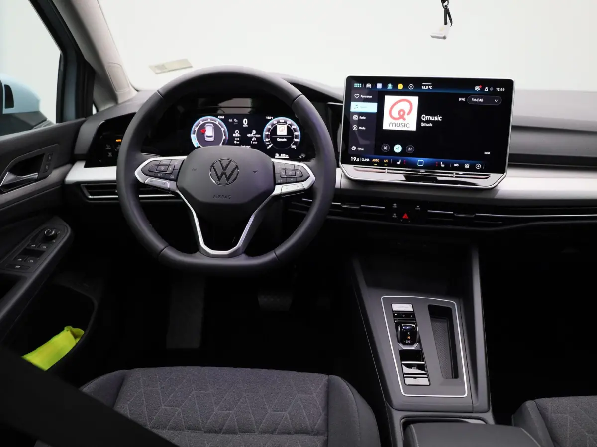 1.5 eTSI Life Edition 116 PK Automaat | IQ Light | Apple Carplay draadloos | 360 Camera | Keyless access | Achterklep elektrisch | Ruiten getint | Stoelverwarming | Android Auto draadloos | 