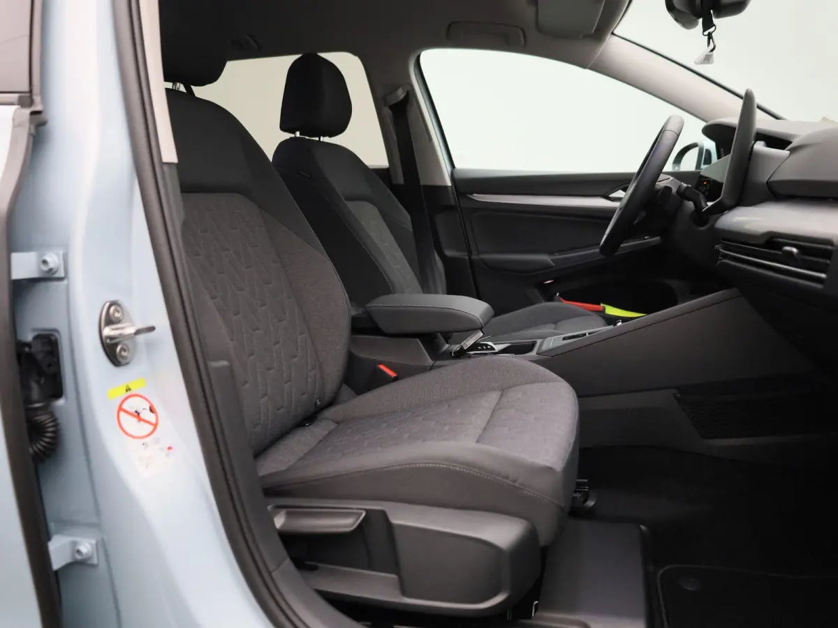 1.5 eTSI Life Edition 116 PK Automaat | IQ Light | Apple Carplay draadloos | 360 Camera | Keyless access | Achterklep elektrisch | Ruiten getint | Stoelverwarming | Android Auto draadloos | 