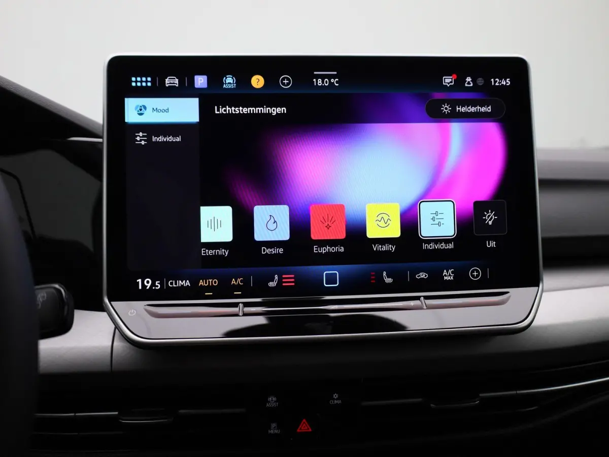 1.5 eTSI Life Edition 116 PK Automaat | IQ Light | Apple Carplay draadloos | 360 Camera | Keyless access | Achterklep elektrisch | Ruiten getint | Stoelverwarming | Android Auto draadloos | 