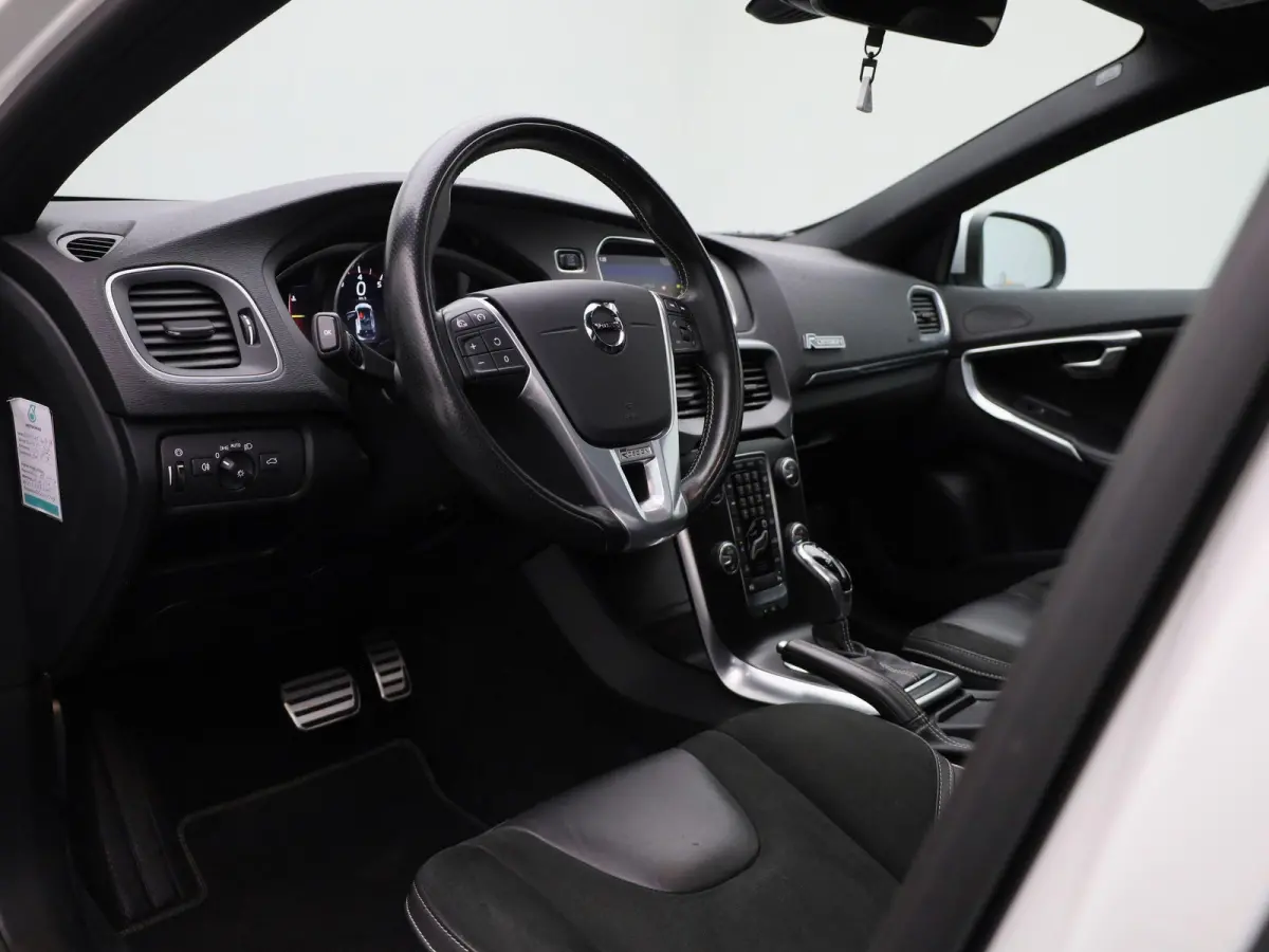 1.5 T3 Polar+ Sport AUTOMAAT | PANORAMADAK | HALF-LEDER | CLIMATE CONTROL | NAVIGATIE