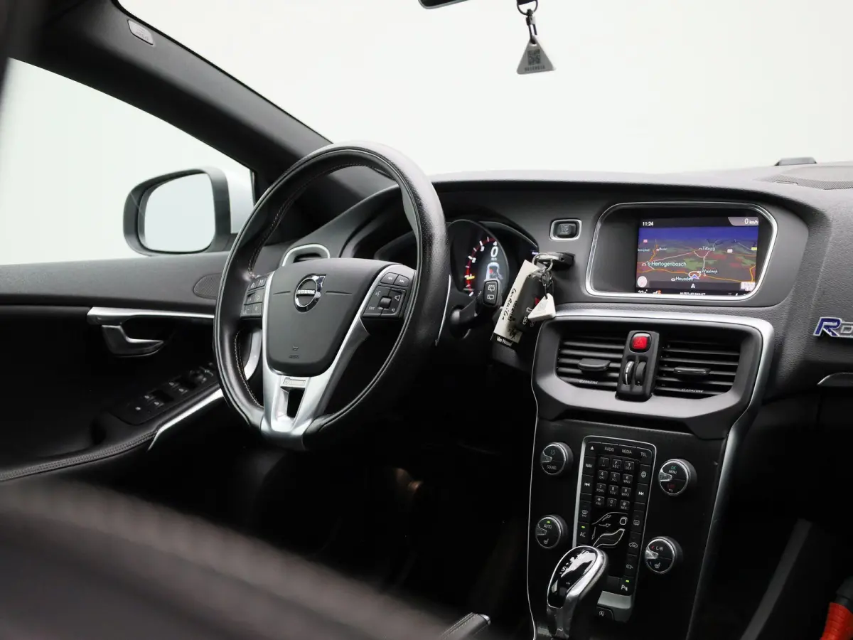 1.5 T3 Polar+ Sport AUTOMAAT | PANORAMADAK | HALF-LEDER | CLIMATE CONTROL | NAVIGATIE