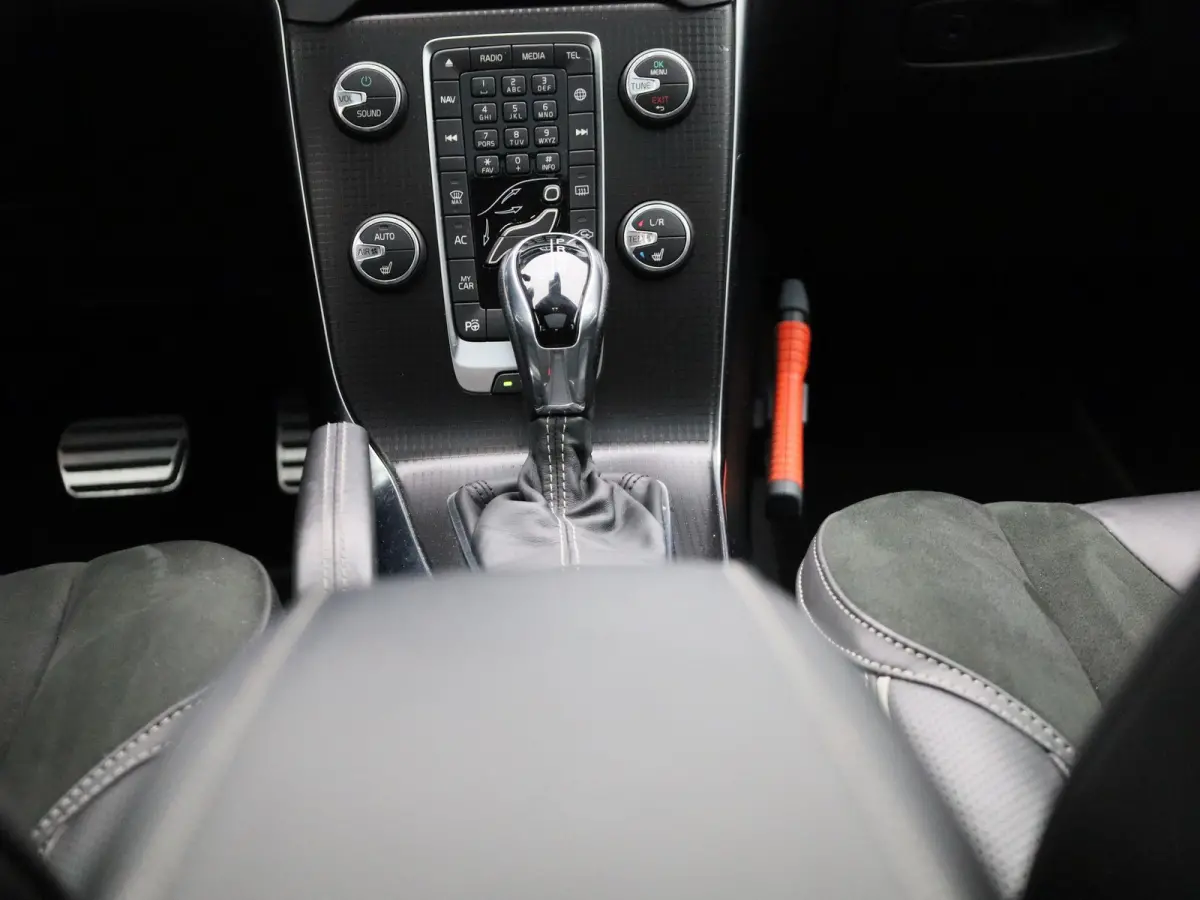 1.5 T3 Polar+ Sport AUTOMAAT | PANORAMADAK | HALF-LEDER | CLIMATE CONTROL | NAVIGATIE