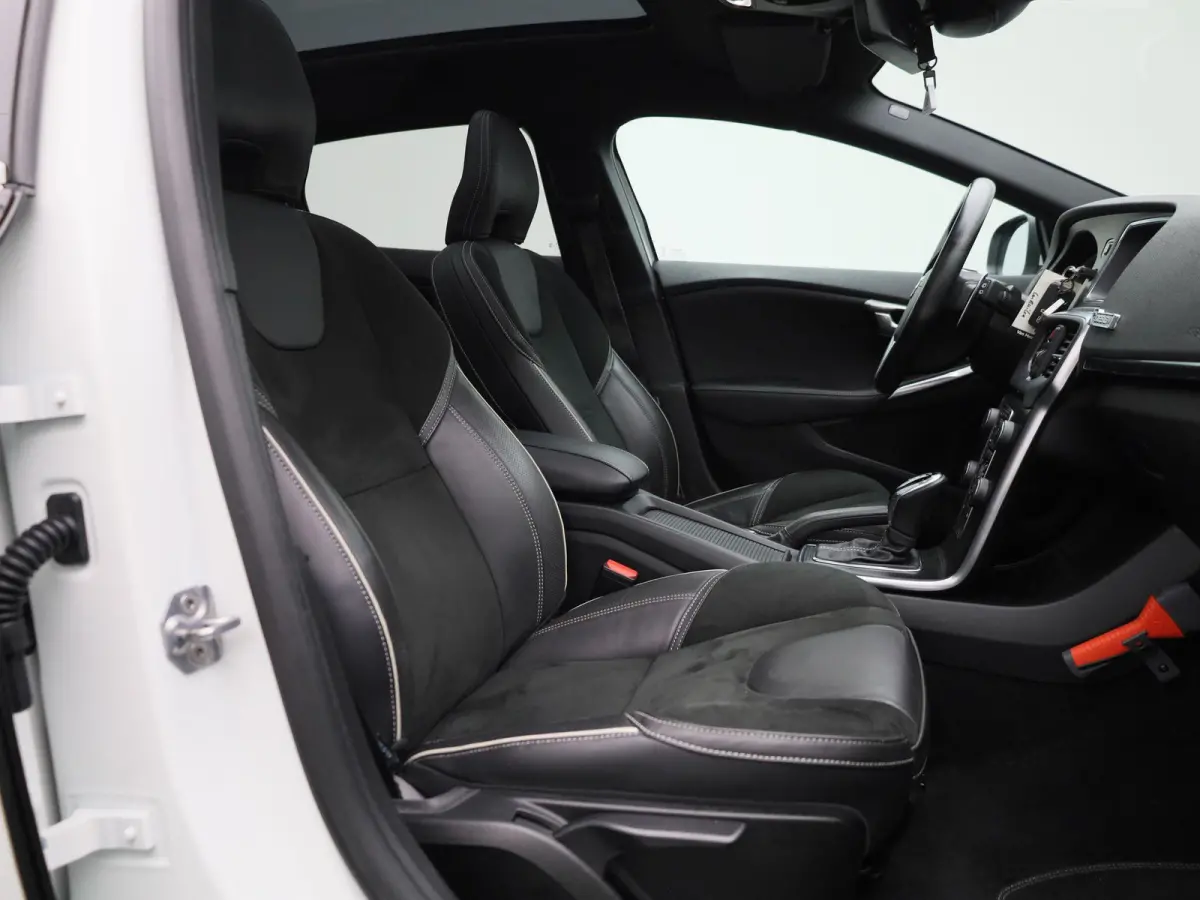 1.5 T3 Polar+ Sport AUTOMAAT | PANORAMADAK | HALF-LEDER | CLIMATE CONTROL | NAVIGATIE