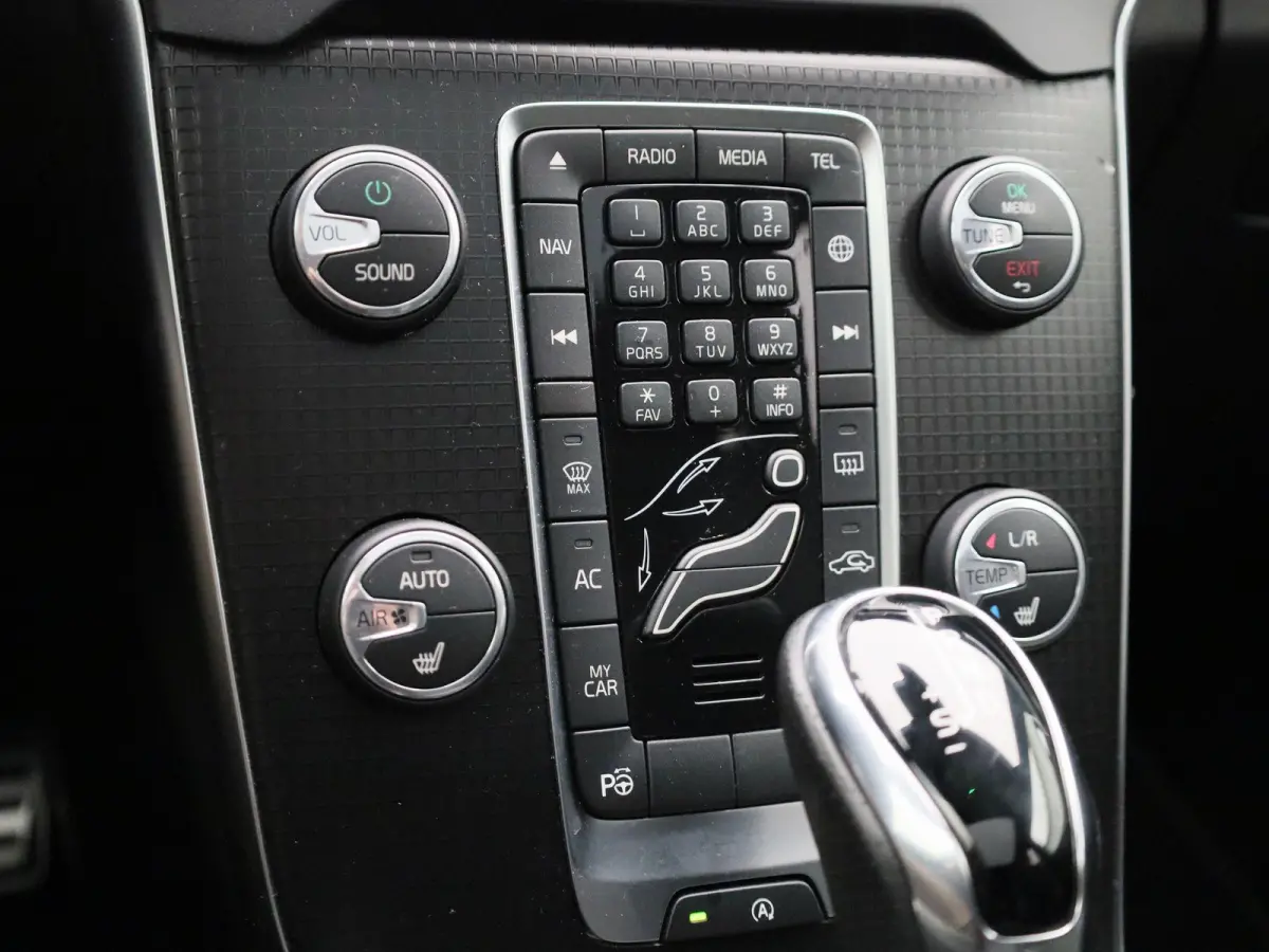 1.5 T3 Polar+ Sport AUTOMAAT | PANORAMADAK | HALF-LEDER | CLIMATE CONTROL | NAVIGATIE
