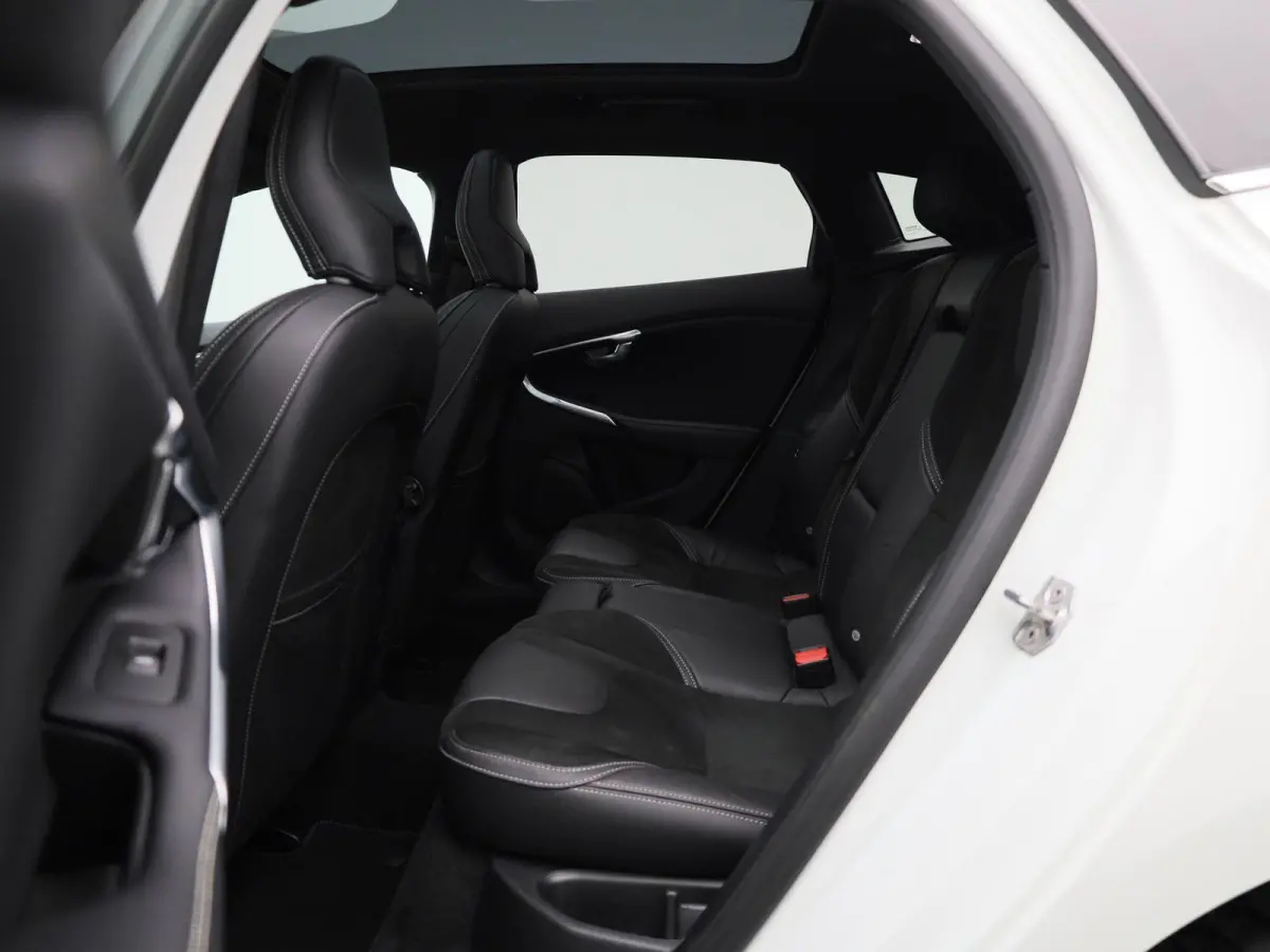 1.5 T3 Polar+ Sport AUTOMAAT | PANORAMADAK | HALF-LEDER | CLIMATE CONTROL | NAVIGATIE