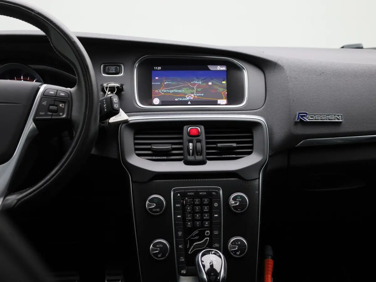 1.5 T3 Polar+ Sport AUTOMAAT | PANORAMADAK | HALF-LEDER | CLIMATE CONTROL | NAVIGATIE