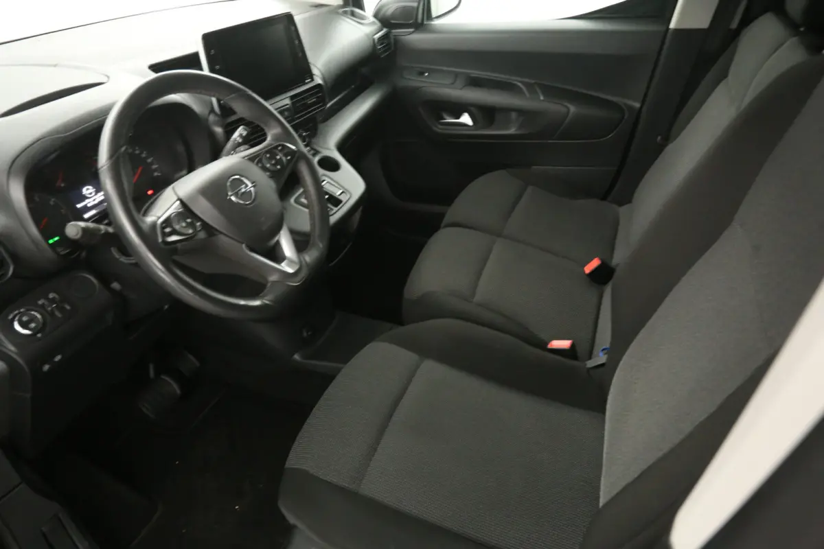 1.5 BlueHDI EAT8 130PK Innovation L2 | Automaat | Airco | 3 Zits | Camera | Cruise | Carplay | Parkeersens.