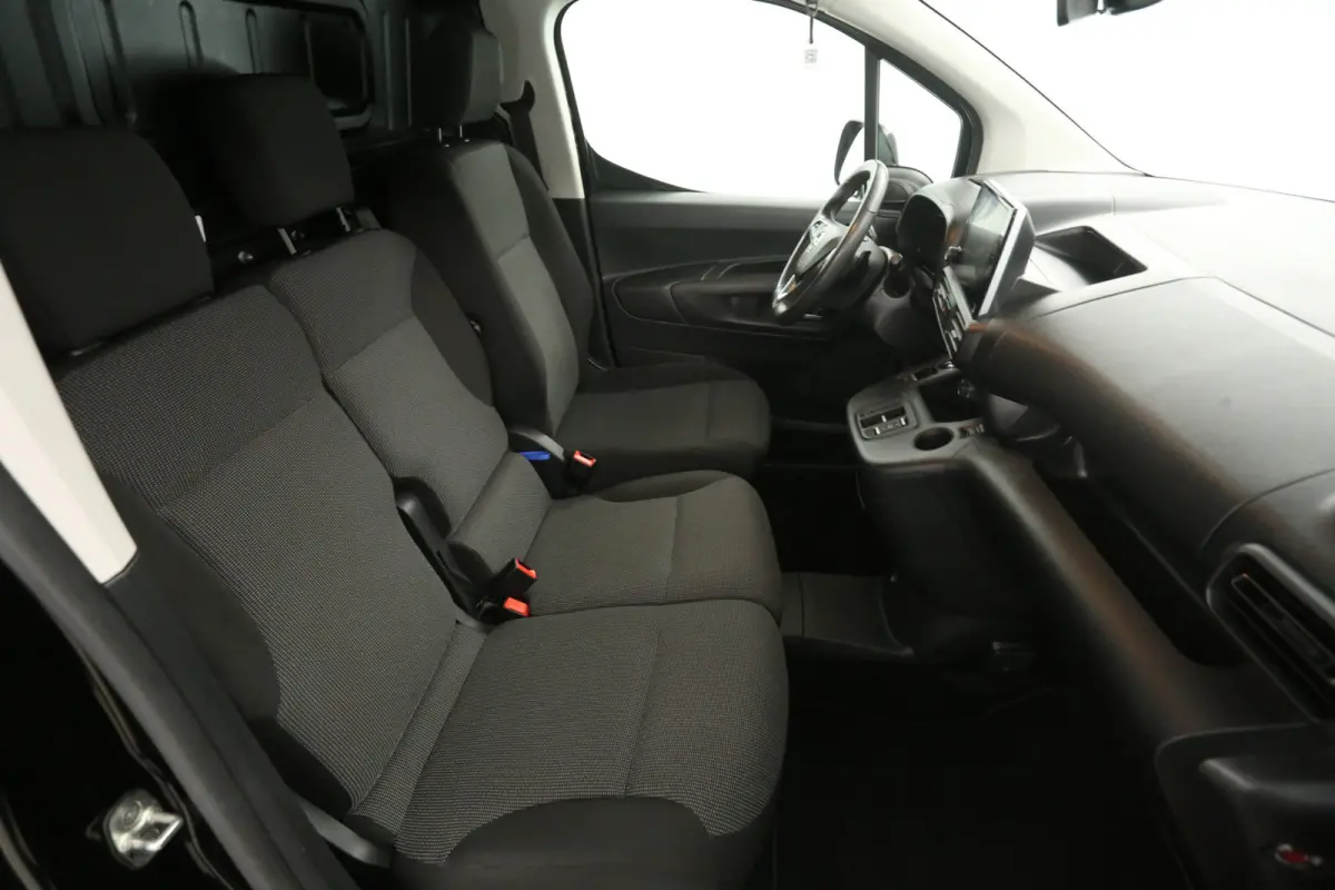1.5 BlueHDI EAT8 130PK Innovation L2 | Automaat | Airco | 3 Zits | Camera | Cruise | Carplay | Parkeersens.