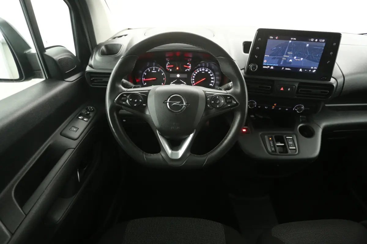 1.5 BlueHDI EAT8 130PK Innovation L2 | Aut. | Airco | 3 Zits | Camera | Cruise | Carplay | Parkeersens.