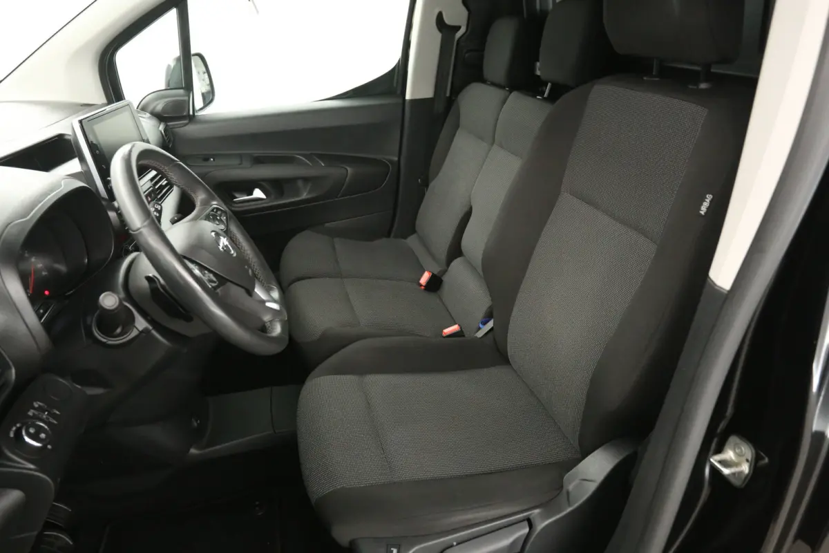 1.5 BlueHDI EAT8 130PK Innovation L2 | Automaat | Airco | 3 Zits | Camera | Cruise | Carplay | Parkeersens.