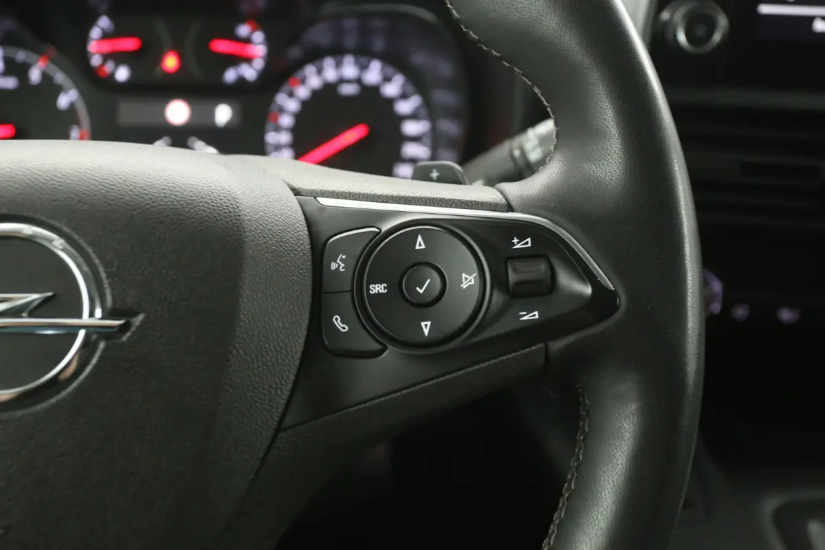 1.5 BlueHDI EAT8 130PK Innovation L2 | Automaat | Airco | 3 Zits | Camera | Cruise | Carplay | Parkeersens.