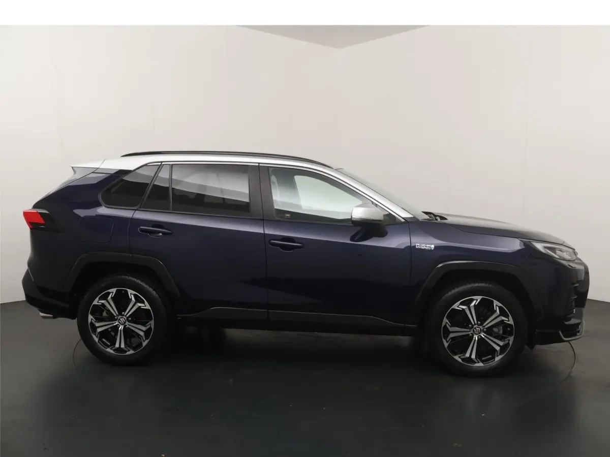 2.5 Plug-in Hybrid Style